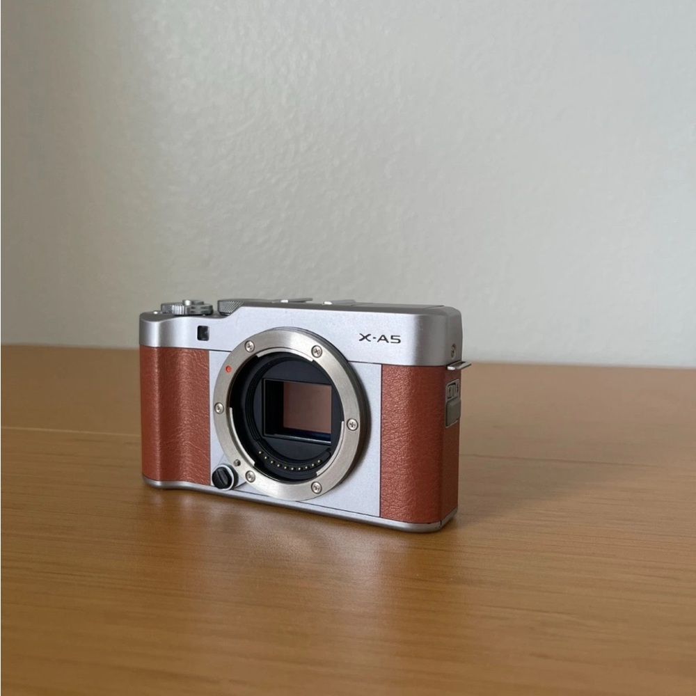 Fujifilm X-A5 Mirrorless Camera - Silver and Brown Finish